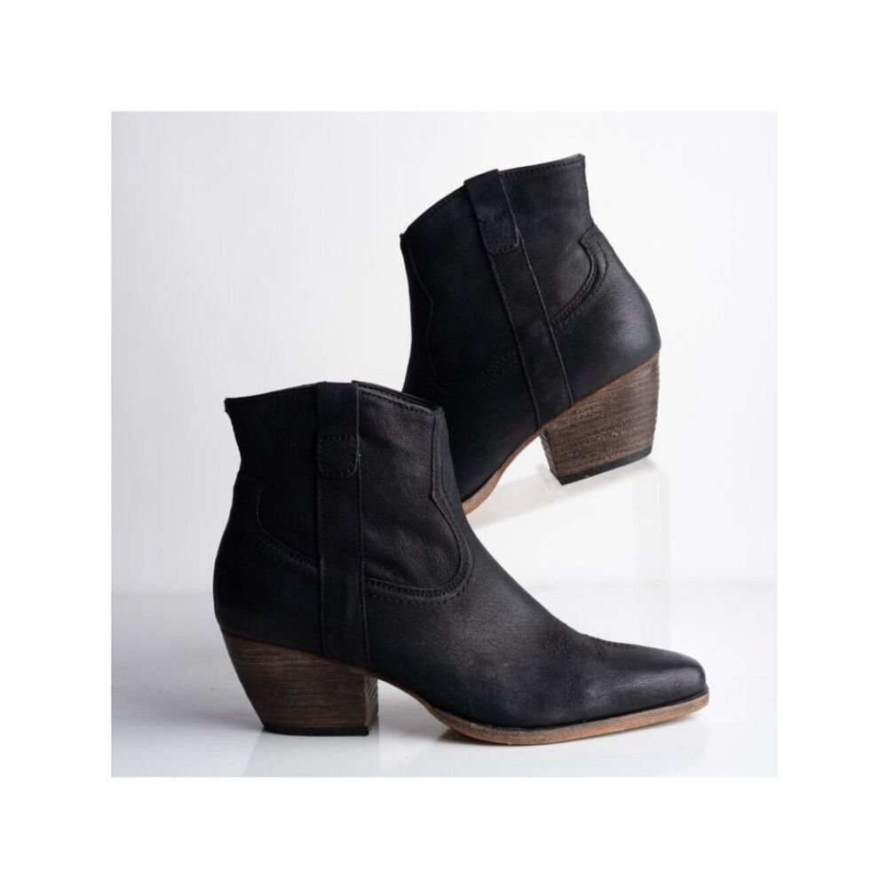 Dolce Vita Womens Leather Heeled Western Ankle Boots Black Sz US 8.5 NWOB